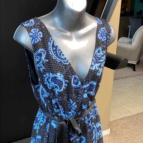 Blue Patterned Dress - Picture 2 of 9